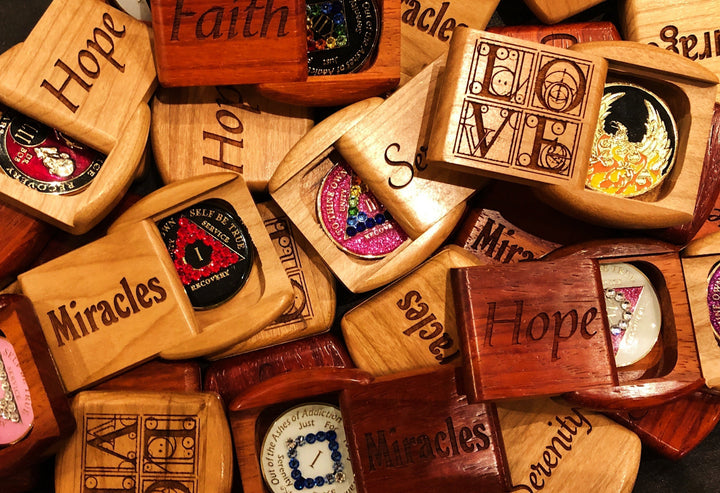 G032. Medallion Box: Inspirational Wooden Box - Choices Books & Gifts